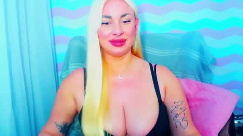 Snapshot of luxuriaaa chatting on 06-23-26, 05:55 Luxuriaa online show from 06-23-26, 05:55