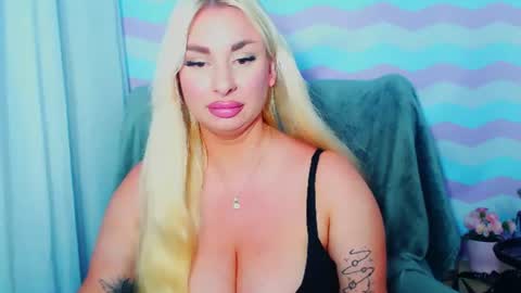 Snapshot of luxuriaaa chatting on 07-17-26, 08:14 Luxuriaa online show from 07-17-26, 08:14