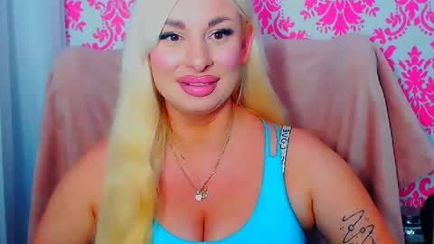 Snapshot of luxuriaaa chatting on 07-23-26, 07:56 Luxuriaa online show from 07-23-26, 07:56