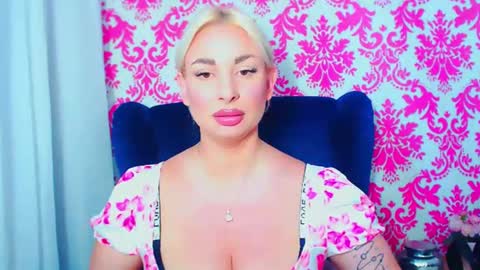 Snapshot of luxuriaaa chatting on 08-03-26, 03:38 Luxuriaa online show from 08-03-26, 03:38