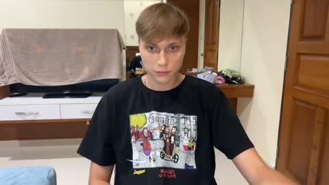 luxury_bob online show from 04-19-26, 07:16