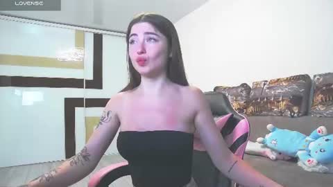 Snapshot of luxuryalma18 chatting on 06-27-26, 05:23 Alma online show from 06-27-26, 05:23