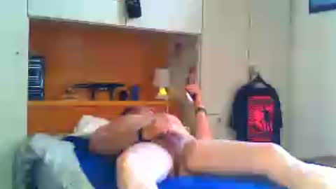 Snapshot of luxx72boy chatting on 06-12-26, 05:50 luxx72boy online show from 06-12-26, 05:50