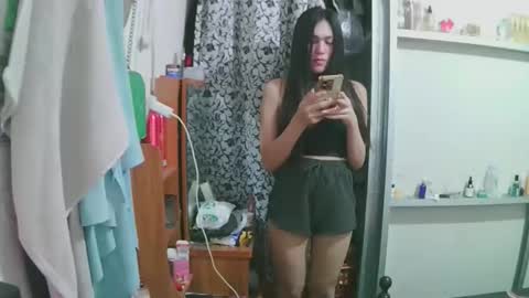 Snapshot of luxy27 chatting on 10-29-25, 08:16 nikke online show from 10-29-25, 08:16