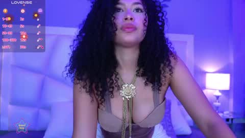 Snapshot of luxylux_ chatting on 05-23-26, 06:34 Luxy Lux online show from 05-23-26, 06:34