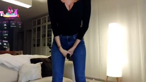 Snapshot of luxymin chatting on 02-17-25, 08:47 Luxymin online show from 02-17-25, 08:47