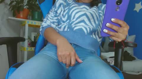 Snapshot of luzzy_cam chatting on 12-15-24, 12:07 luzzy I hope your visit and that we manage to get very hot online show from 12-15-24, 12:07