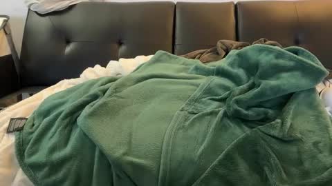 Snapshot of lvernon710 chatting on 03-10-25, 02:48 lvernon805 online show from 03-10-25, 02:48