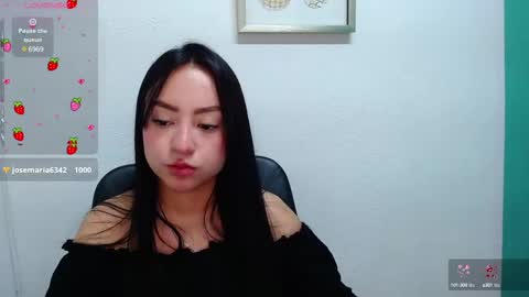 Snapshot of lya_levine chatting on 02-17-25, 05:43 Lya online show from 02-17-25, 05:43