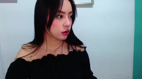 Snapshot of lya_levine chatting on 02-21-25, 03:10 Lya online show from 02-21-25, 03:10