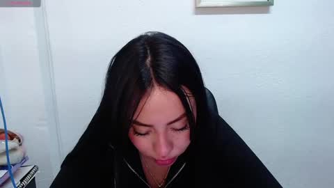 Snapshot of lya_levine chatting on 03-08-25, 05:07 Lya online show from 03-08-25, 05:07