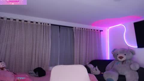 Snapshot of lyann_ chatting on 10-29-25, 12:24 Lyann online show from 10-29-25, 12:24