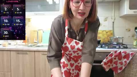 Snapshot of lyboff72 chatting on 12-30-24, 12:00 lybava online show from 12-30-24, 12:00