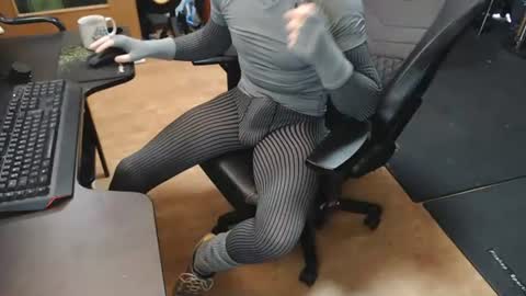lycraboy123 online show from 07-18-26, 06:28