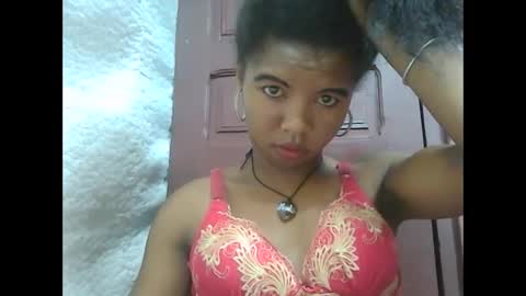 Snapshot of lydialarin chatting on 02-15-25, 03:42 Lydiah online show from 02-15-25, 03:42