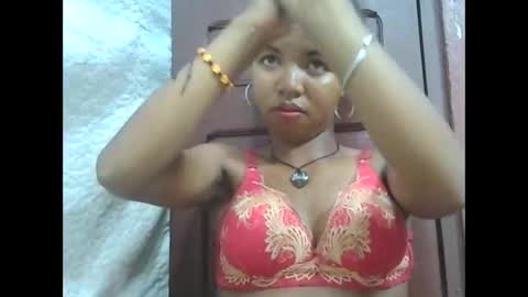 Snapshot of lydialarin chatting on 02-15-25, 09:49 Lydiah online show from 02-15-25, 09:49