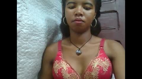 Snapshot of lydialarin chatting on 02-16-25, 07:15 Lydiah online show from 02-16-25, 07:15