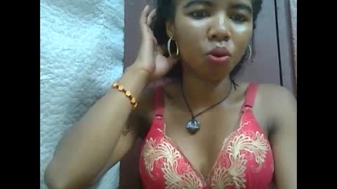 Snapshot of lydialarin chatting on 02-16-25, 07:38 Lydiah online show from 02-16-25, 07:38
