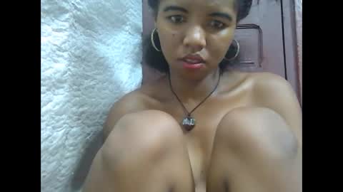 Snapshot of lydialarin chatting on 02-17-25, 04:48 Lydiah online show from 02-17-25, 04:48