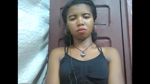 Snapshot of lydialarin chatting on 02-17-25, 07:53 Lydiah online show from 02-17-25, 07:53