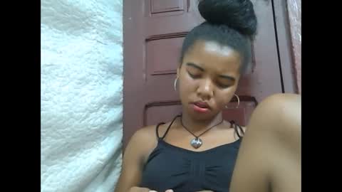 Snapshot of lydialarin chatting on 02-18-25, 06:59 Lydiah online show from 02-18-25, 06:59