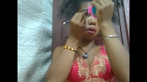 Snapshot of lydialarin chatting on 02-19-25, 03:39 Lydiah online show from 02-19-25, 03:39