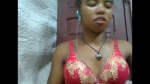 Snapshot of lydialarin chatting on 02-19-25, 10:01 Lydiah online show from 02-19-25, 10:01