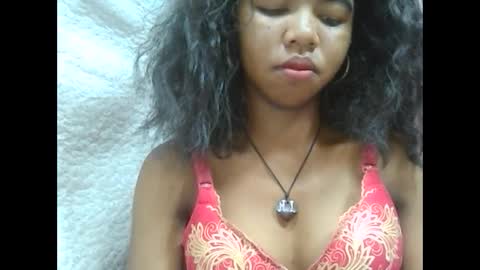 Snapshot of lydialarin chatting on 02-20-25, 03:34 Lydiah online show from 02-20-25, 03:34