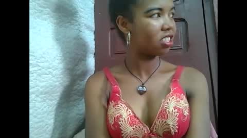Snapshot of lydialarin chatting on 02-20-25, 06:50 Lydiah online show from 02-20-25, 06:50