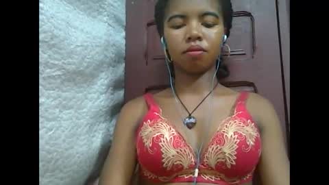 Snapshot of lydialarin chatting on 02-22-25, 11:24 Lydiah online show from 02-22-25, 11:24