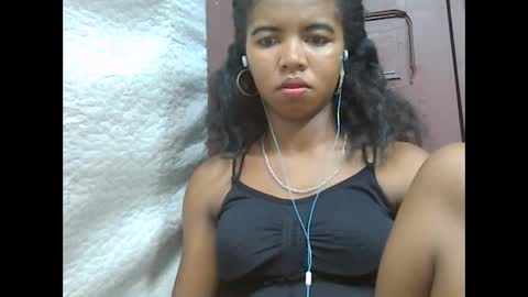 Snapshot of lydialarin chatting on 02-22-25, 09:04 Lydiah online show from 02-22-25, 09:04