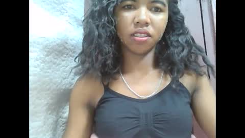 Snapshot of lydialarin chatting on 02-23-25, 03:35 Lydiah online show from 02-23-25, 03:35