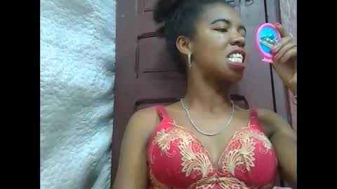 Snapshot of lydialarin chatting on 02-23-25, 07:28 Lydiah online show from 02-23-25, 07:28