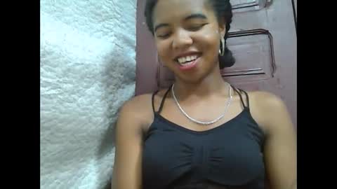 Snapshot of lydialarin chatting on 02-26-25, 12:03 Lydiah online show from 02-26-25, 12:03