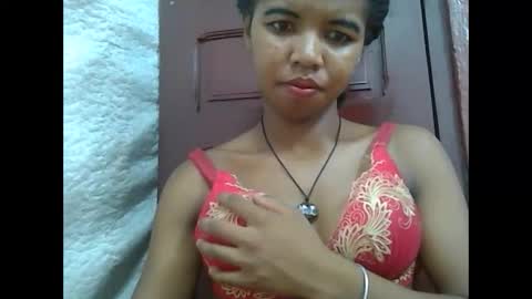 Snapshot of lydialarin chatting on 02-27-25, 10:48 Lydiah online show from 02-27-25, 10:48