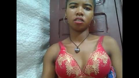 Snapshot of lydialarin chatting on 02-28-25, 02:09 Lydiah online show from 02-28-25, 02:09