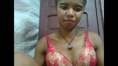 Snapshot of lydialarin chatting on 03-01-25, 02:44 Lydiah online show from 03-01-25, 02:44