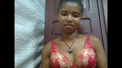 Snapshot of lydialarin chatting on 03-05-25, 01:17 Lydiah online show from 03-05-25, 01:17