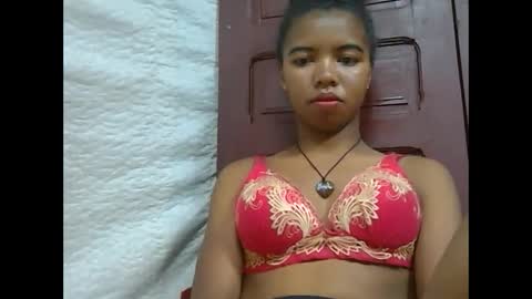 Snapshot of lydialarin chatting on 03-06-25, 01:57 Lydiah online show from 03-06-25, 01:57