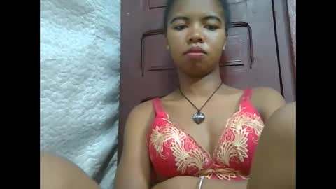 Snapshot of lydialarin chatting on 03-07-25, 01:40 Lydiah online show from 03-07-25, 01:40