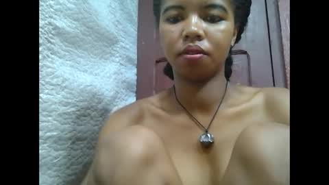 Snapshot of lydialarin chatting on 03-08-25, 06:43 Lydiah online show from 03-08-25, 06:43