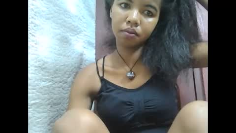 Snapshot of lydialarin chatting on 03-09-25, 03:43 Lydiah online show from 03-09-25, 03:43