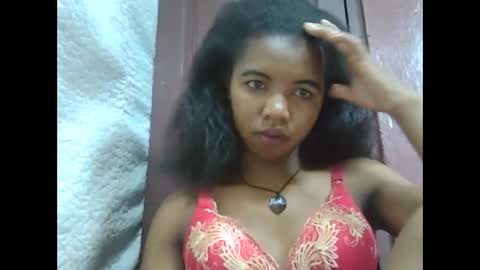Snapshot of lydialarin chatting on 03-12-25, 03:35 Lydiah online show from 03-12-25, 03:35