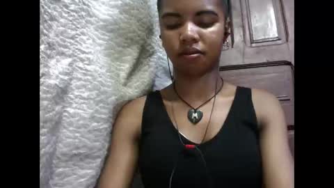 Snapshot of lydialarin chatting on 09-26-25, 06:34 Lydiah online show from 09-26-25, 06:34