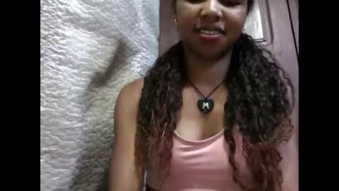 Snapshot of lydialarin chatting on 09-29-25, 03:39 Lydiah online show from 09-29-25, 03:39