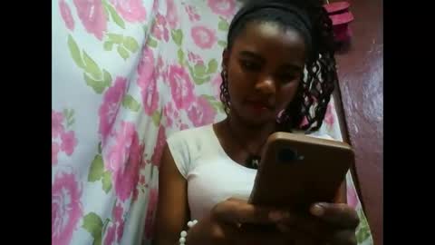 Snapshot of lydialarin chatting on 10-07-25, 07:16 Lydiah online show from 10-07-25, 07:16