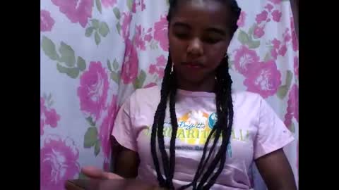 Snapshot of lydialarin chatting on 10-08-25, 08:34 Lydiah online show from 10-08-25, 08:34