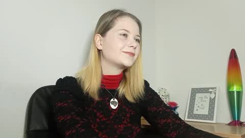 Snapshot of lydiasunny chatting on 09-11-25, 02:39 Lydia online show from 09-11-25, 02:39