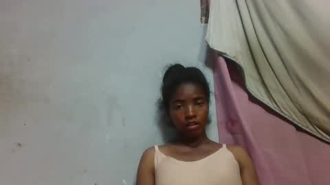 Snapshot of lydie856696 chatting on 04-19-26, 05:12 lydie856696 online show from 04-19-26, 05:12