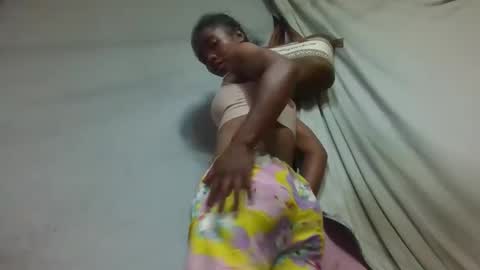 Snapshot of lydie856696 chatting on 04-19-26, 06:21 lydie856696 online show from 04-19-26, 06:21